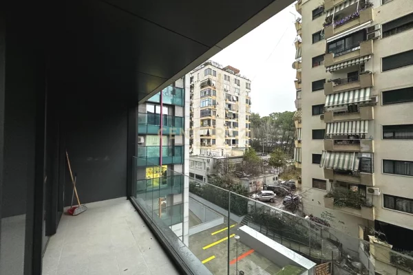 Shtepi me qera Apartament ne Tirane, 2+1, Mobilimi E mobiluar, Pagesa 3,500  Euro.