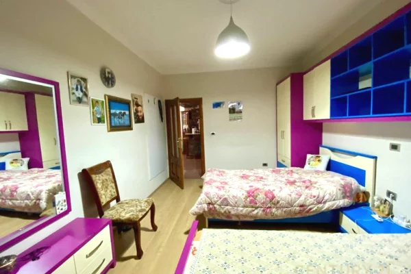 Appartamento in vendita a Tirana 2+1, Arredato