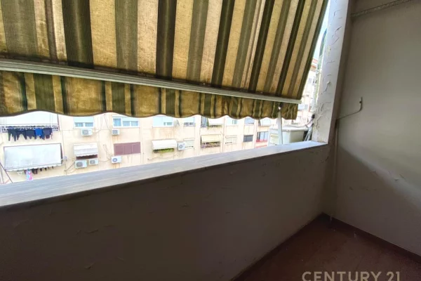 Appartamento in vendita a Tirana 2+1, Arredato