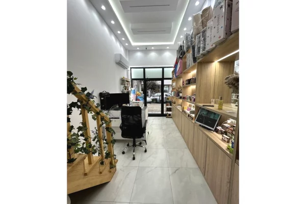 Ambient biznesi me qera 1+1 ne Tirane - 600 Euro