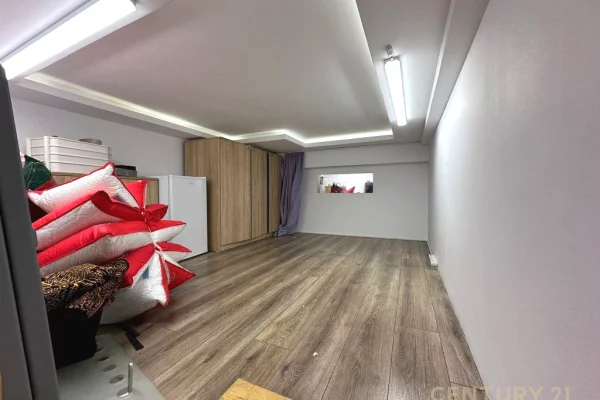 Dyqan me Qira ne Astir – 50.5 m2, i Investuar