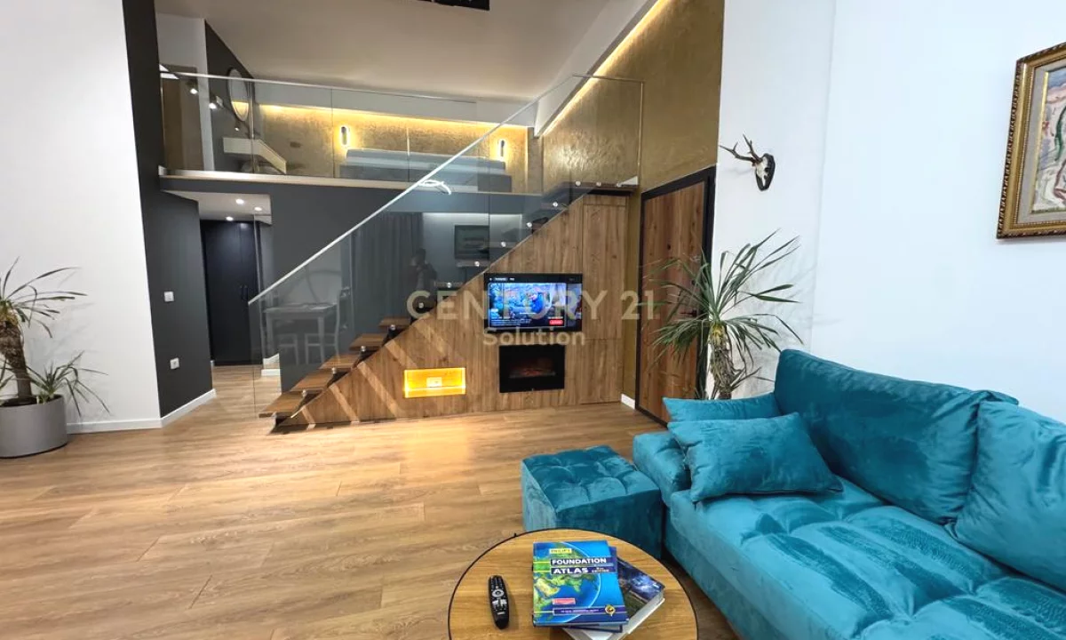 Shtepi me qera Duplex(shtepi me 2 kate) ne Tirane, 2+1, Mobilimi E mobiluar, Pagesa 700  Euro.