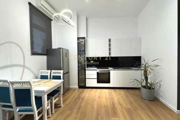 Shtepi me qera Duplex(shtepi me 2 kate) ne Tirane, 2+1, Mobilimi E mobiluar, Pagesa 700  Euro.