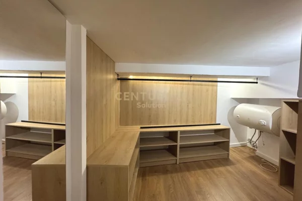 Shtepi me qera Duplex(shtepi me 2 kate) ne Tirane, 2+1, Mobilimi E mobiluar, Pagesa 700  Euro.