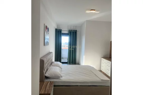 Appartamento in vendita a Tirana 2+1, Arredato