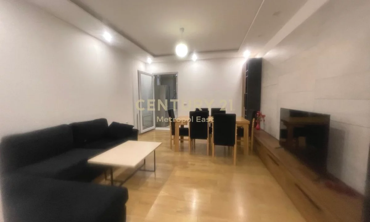 Shtepi ne shitje Apartament ne Tirane, 2+1, Mobilimi E mobiluar, Pagesa 195,000  Euro.