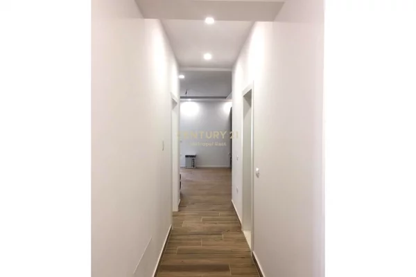 Shtepi ne shitje Apartament ne Tirane, 2+1, Mobilimi E mobiluar, Pagesa 195,000  Euro.