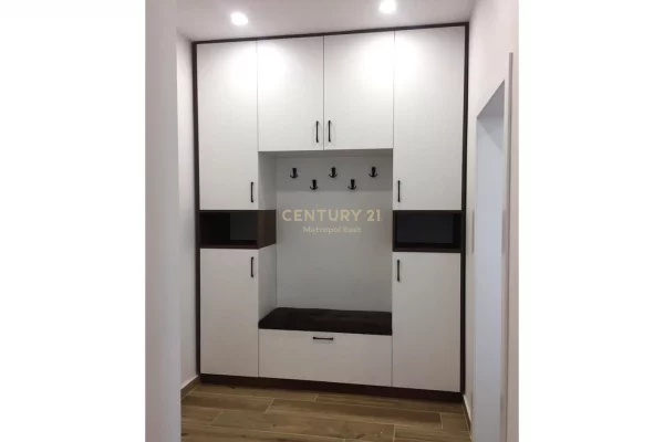 Shtepi ne shitje Apartament ne Tirane, 2+1, Mobilimi E mobiluar, Pagesa 195,000  Euro.