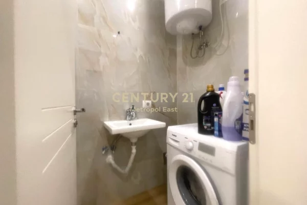 Shtepi ne shitje Apartament ne Tirane, 2+1, Mobilimi E mobiluar, Pagesa 195,000  Euro.