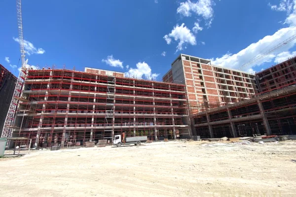 Shtepi ne shitje Apartament ne Tirane, 2+1, Mobilimi Bosh, pa mobiluar, Pagesa 205,750  Euro.