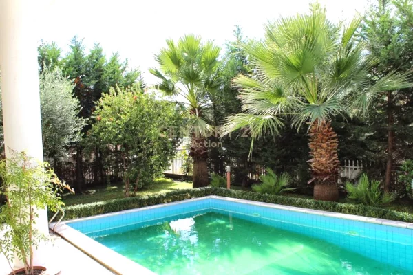 Shtepi ne shitje Apartament ne Tirane, 4+1, Mobilimi E mobiluar, Pagesa 800,000  Euro.