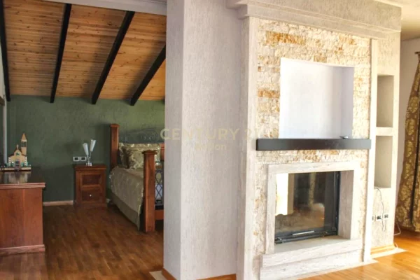 Shtepi ne shitje Apartament ne Tirane, 4+1, Mobilimi E mobiluar, Pagesa 800,000  Euro.