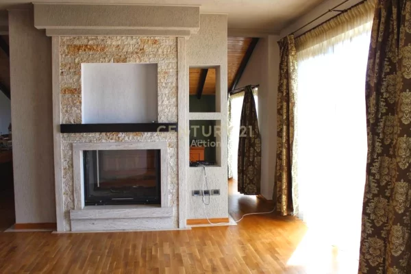 Shtepi ne shitje Apartament ne Tirane, 4+1, Mobilimi E mobiluar, Pagesa 800,000  Euro.