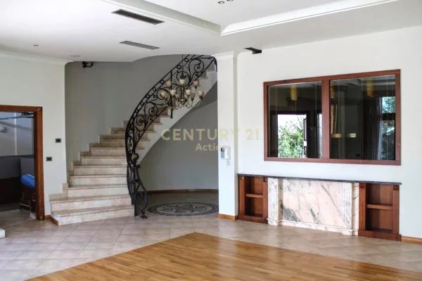 Shtepi ne shitje Apartament ne Tirane, 4+1, Mobilimi E mobiluar, Pagesa 800,000  Euro.