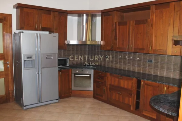 Shtepi ne shitje Apartament ne Tirane, 4+1, Mobilimi E mobiluar, Pagesa 800,000  Euro.