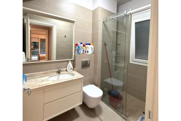 Shtepi ne shitje Apartament ne Durres, 2+1, Mobilimi E mobiluar, Pagesa 320,000  Euro.