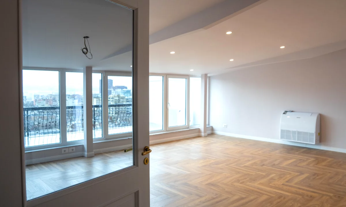 Shtepi ne shitje Duplex(shtepi me 2 kate) ne Tirane, 2+1, Mobilimi Bosh, pa mobiluar, Pagesa 650,000  Euro.