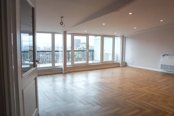 Shtepi ne shitje Duplex(shtepi me 2 kate) ne Tirane, 2+1, Mobilimi Bosh, pa mobiluar, Pagesa 650,000  Euro.