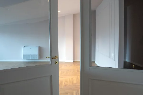 Shtepi ne shitje Duplex(shtepi me 2 kate) ne Tirane, 2+1, Mobilimi Bosh, pa mobiluar, Pagesa 650,000  Euro.