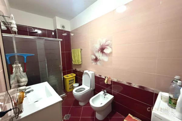 Appartamento in vendita a Tirana 2+1, Arredato