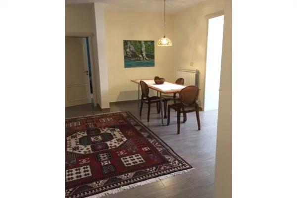 Appartamento in vendita a Tirana 2+1, Arredato