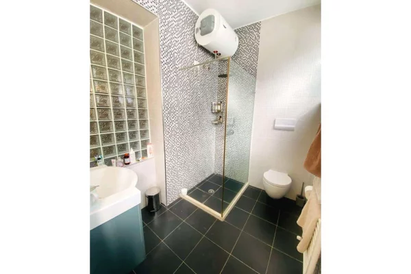 Appartamento in vendita a Tirana 2+1, Arredato