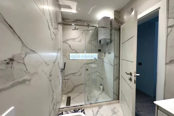 Appartamento in vendita a Tirana 3+1, Arredato