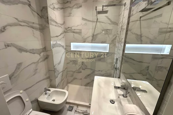 Appartamento in vendita a Tirana 3+1, Arredato