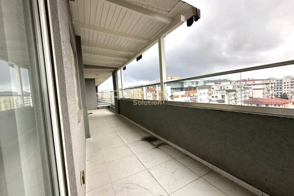 Appartamento in vendita a Tirana 3+1, Arredato