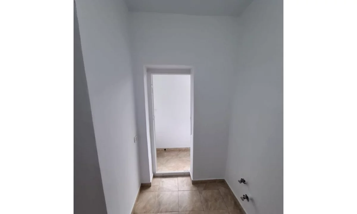 Appartamento in vendita a Tirana 1+1, Vuoto