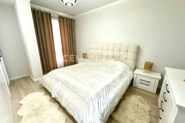 Shtepi ne shitje Apartament ne Tirane, 2+1, Mobilimi E mobiluar, Pagesa 125,000  Euro.