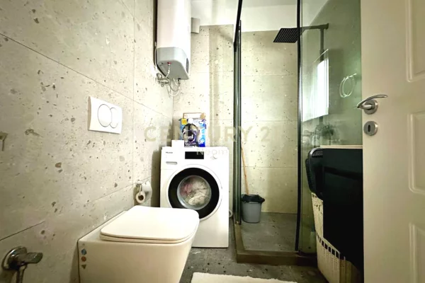 Shtepi ne shitje Apartament ne Tirane, 2+1, Mobilimi E mobiluar, Pagesa 125,000  Euro.