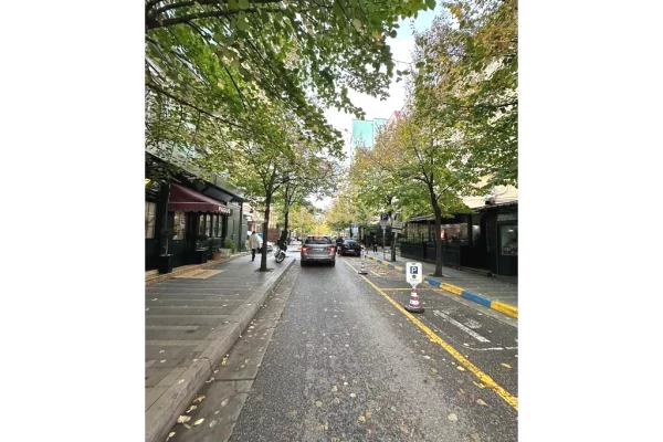 Ambient biznesi me qera 2+1 ne Tirane - 1,500 Euro