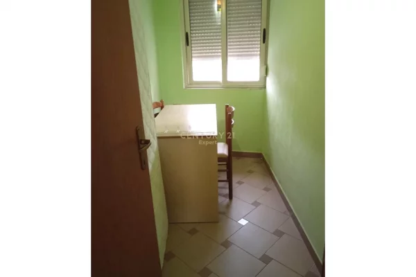 Shtepi me qera Apartament ne Tirane, 1+1, Mobilimi E mobiluar, Pagesa 680  Euro.