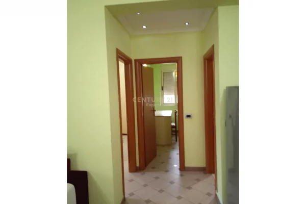 Shtepi me qera Apartament ne Tirane, 1+1, Mobilimi E mobiluar, Pagesa 680  Euro.