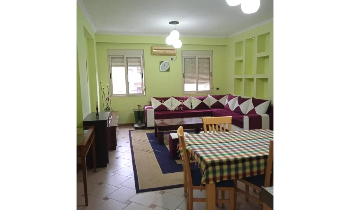 Shtepi me qera Apartament ne Tirane, 1+1, Mobilimi E mobiluar, Pagesa 680  Euro.