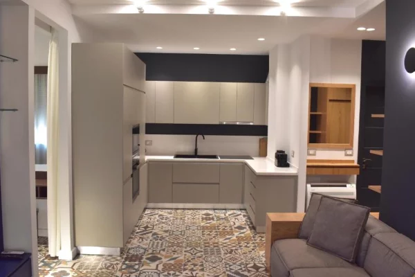 Appartamento in vendita a Tirana 1+1, Arredato