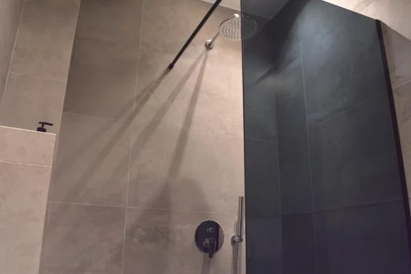 Appartamento in vendita a Tirana 1+1, Arredato