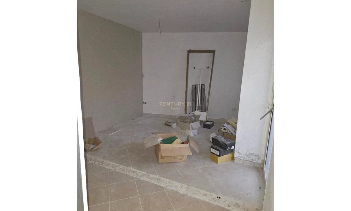 Appartamento in vendita a Tirana 1+1, Vuoto