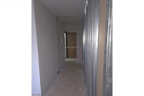 Appartamento in vendita a Tirana 1+1, Vuoto
