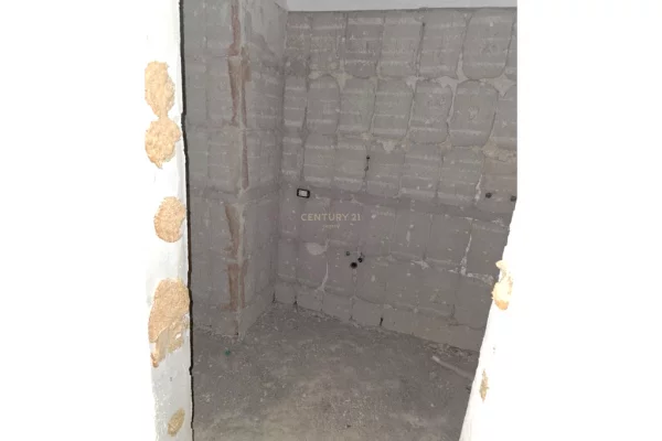 Appartamento in vendita a Tirana 1+1, Vuoto