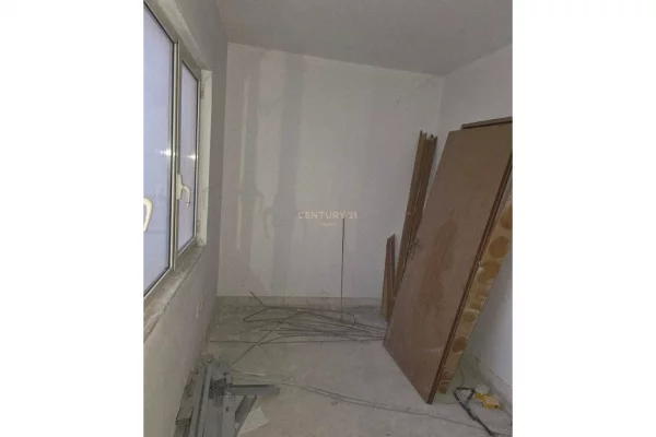 Appartamento in vendita a Tirana 1+1, Vuoto
