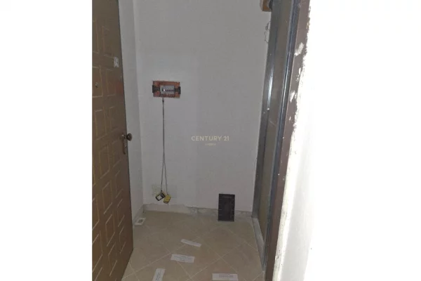 Appartamento in vendita a Tirana 1+1, Vuoto