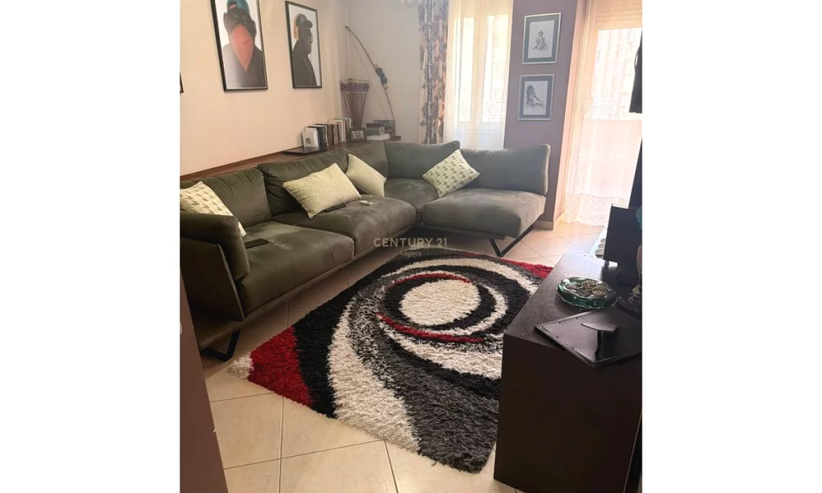 Appartamento in vendita a Tirana 2+1, Arredato