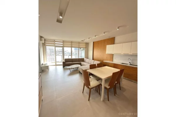 Appartamento in vendita a Tirana 2+1, Arredato