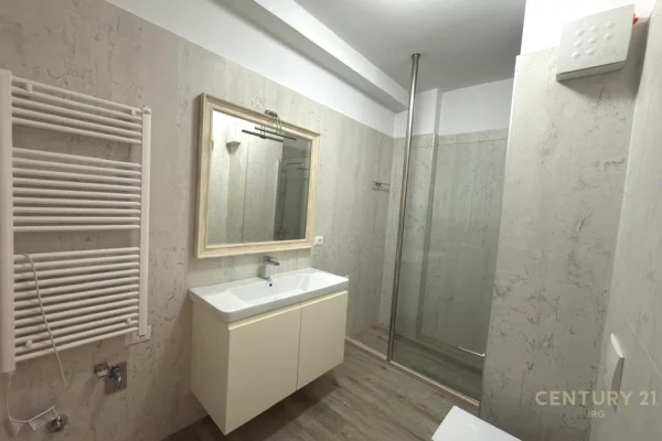 Appartamento in vendita a Tirana 2+1, Arredato