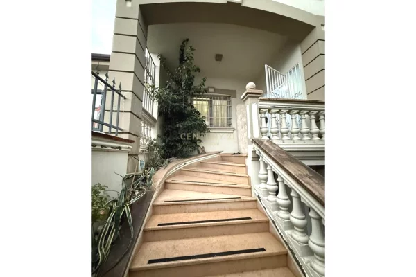 Shtepi me qera Apartament ne Tirane, 2+1, Mobilimi E mobiluar, Pagesa 600  Euro.