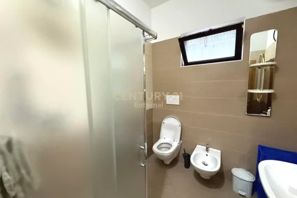 Shtepi me qera Apartament ne Tirane, 2+1, Mobilimi E mobiluar, Pagesa 600  Euro.