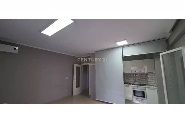 Apartament 2+1 me qera per zyra - Perballe Parlamentit