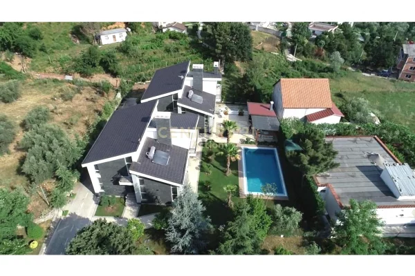 House for Rent 7+1 in Tirana - 10,000 Euro